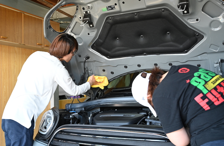 浜松でコスパ抜群の安くて徹底洗車！